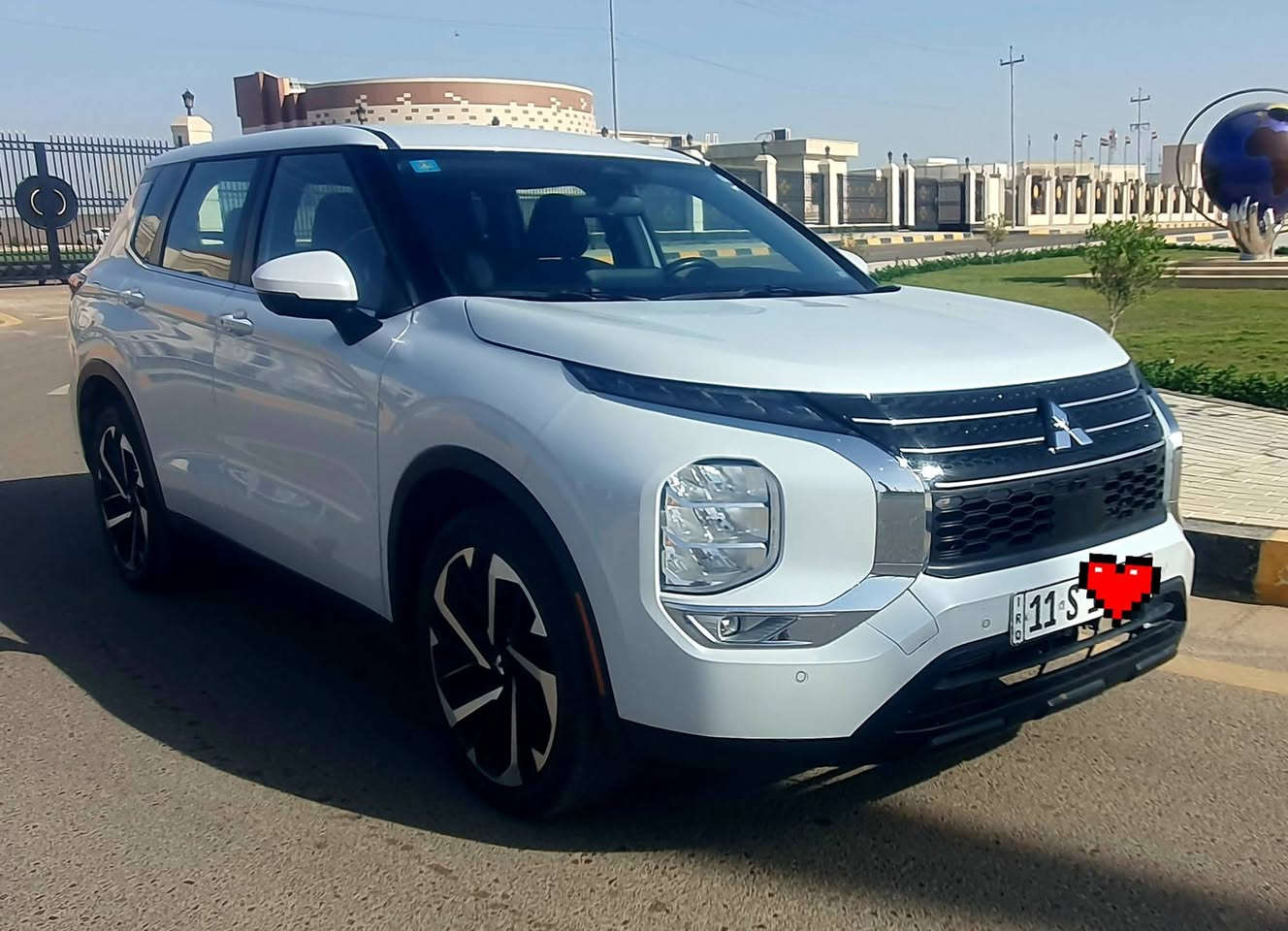🚘 للبيع Mitsubishi Outlander 2024 SE – وارد أمريكي 🇺🇸
• موديل 2024
• فئة SE
• دفع أمامي
• محرك بنزين
• الممشى: 39,000 ميل
• وارد أمريكي
• حادثها بنيد وجاملغ أمامي
• بارد بالجاملغ الخلفي بسيط

✅ السيارة جاهزة للفحص
✅ البيع للجادين فقط *********** واتساب اتصال

📍 الموقع: بغداد
