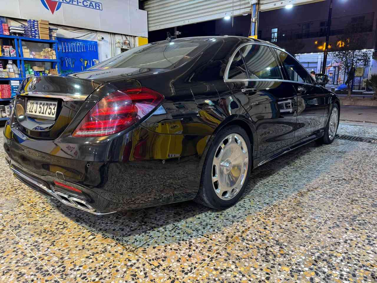 للبيع او مراوس 
السلام عليكم اخوان مارسيدس s350 ديزل محرك 6 سلندر موديل 2015 باب طويل وارد الماني 6 فصوص فوووول الفول 
رادار امامي وجانبي
بانوراما
داتاشو 
كامرات 360
قياده اليه 
مساج كشنات 
اوتوبارك 
5 بردات 
شاشات خلفيه 
كشنات تدفئه تبريد 
تحويل ثاني يوم السيارت جاهزه وبدون اي نقص السعر 26000 الف وبيها مجال للاستفسار الاتصال ع ***********
