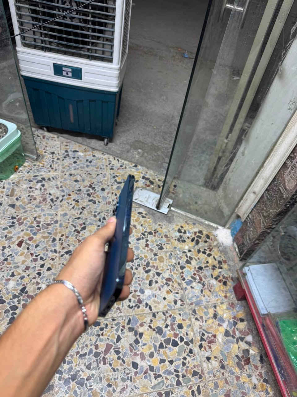 12 برو ماكس
ذ256

ب83

ما مبدل بي ايشي 

نضافة مية بل مية

سعر 450 

مكاني بغداد بلديات 

***********
