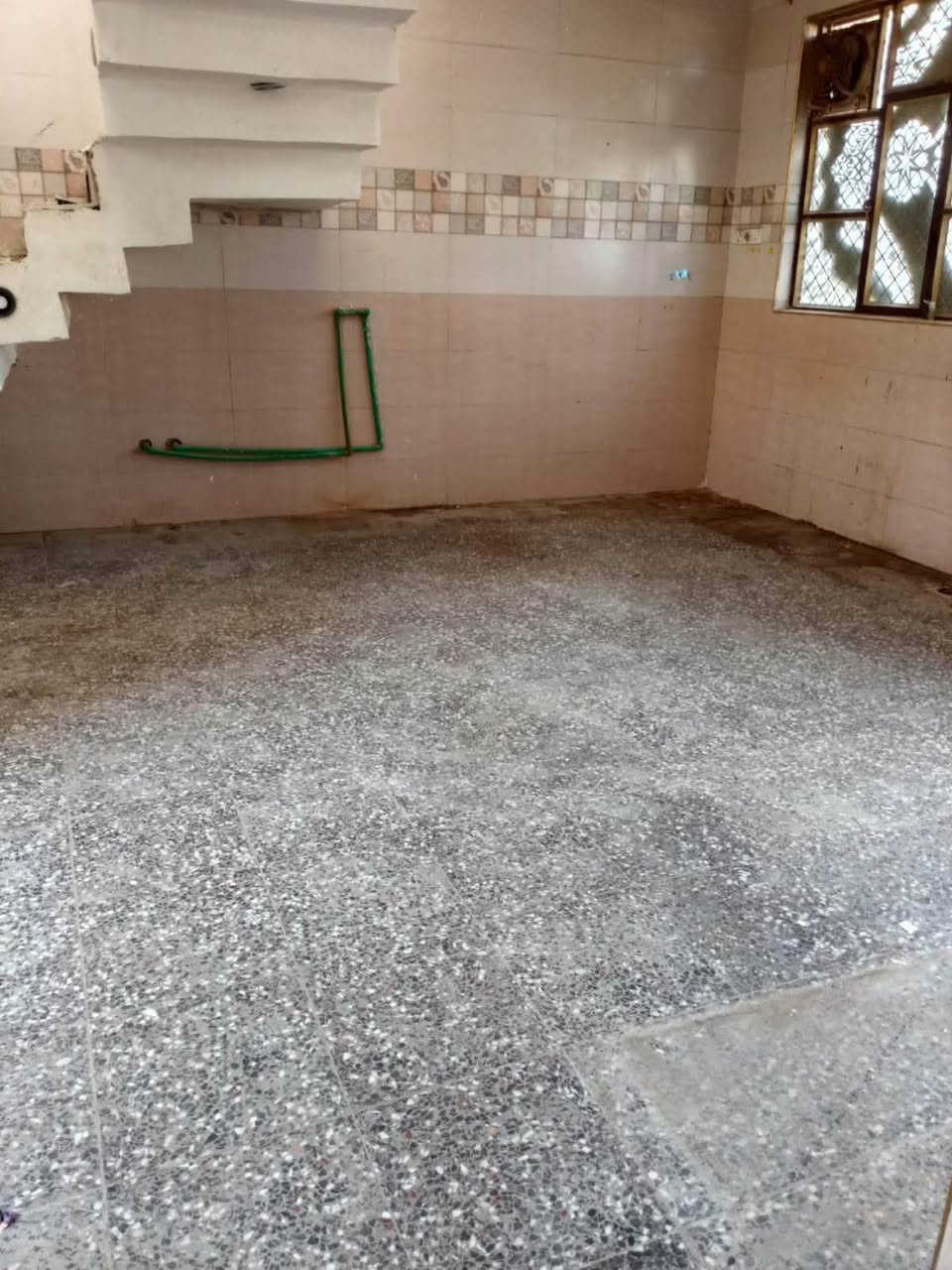 🏠 بيت للإيجار
للإيجار في منطقة الزعفرانية/الترجمانية او شارع66
🏡 المساحة: 100متر طابق ونص
📞 للاستفسار والتواصل ‭***********‬

للمهتمين مراسلتي خاص

