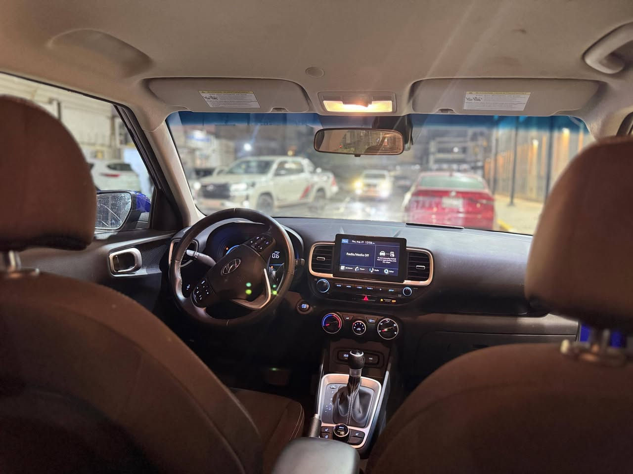 هونداي فينو 2025 دخول جديد 
بصمة ،رادارات، تحديد مسار 
تشغيل عن بعد 
شاشة ابل كار واندرويد اوتو ،تحكمات ستيرن 
كاميرا خلفية 
مكينة 1600 دوش دبل نوزل جدا نشطة واقتصادية 
تبريد ممتاز 
ترقيم ثاني يوم جاهزة من كلشي 
حادث فقط جاملغ عكس السايق مرفق بالصور 
الدعامية بلادية وتم تبديل البنيد للجمالية 
مكان السيارة بغداد 
السعر 119$ 
للاتصال : ***********
