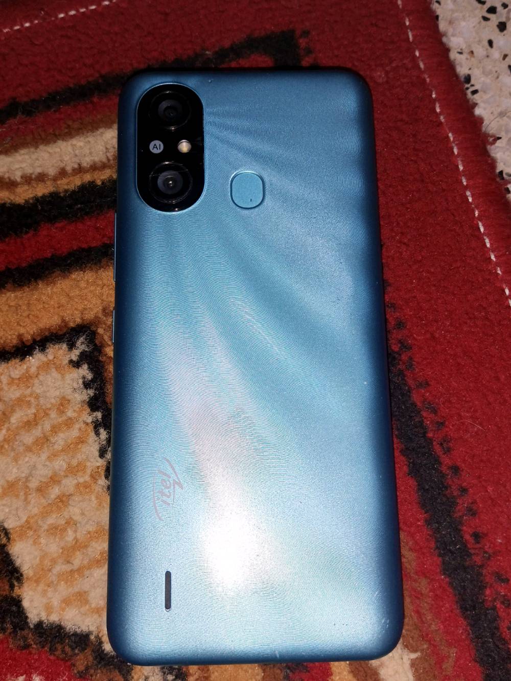 السلام عليكم ايتل Itel A58 نضيف كما في الصوره  ذاكرته 32 بطاريته 4000 ملي امبير
على وضع الشركه  
 ما مبدل بي شي جهاز كله شغال 
السعر 60  وبي مجال الشراي يدخلي خاص