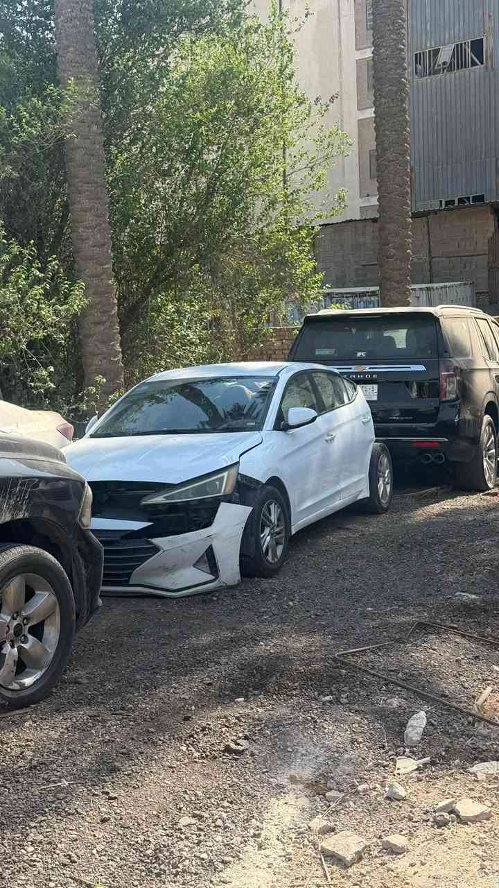 السلام عليكم
سيارة النترا موديل2019وارد امريكي بيها حادث 
للاستفسار اكثر عن السياره الاتصال على هذا الرقم
***********
