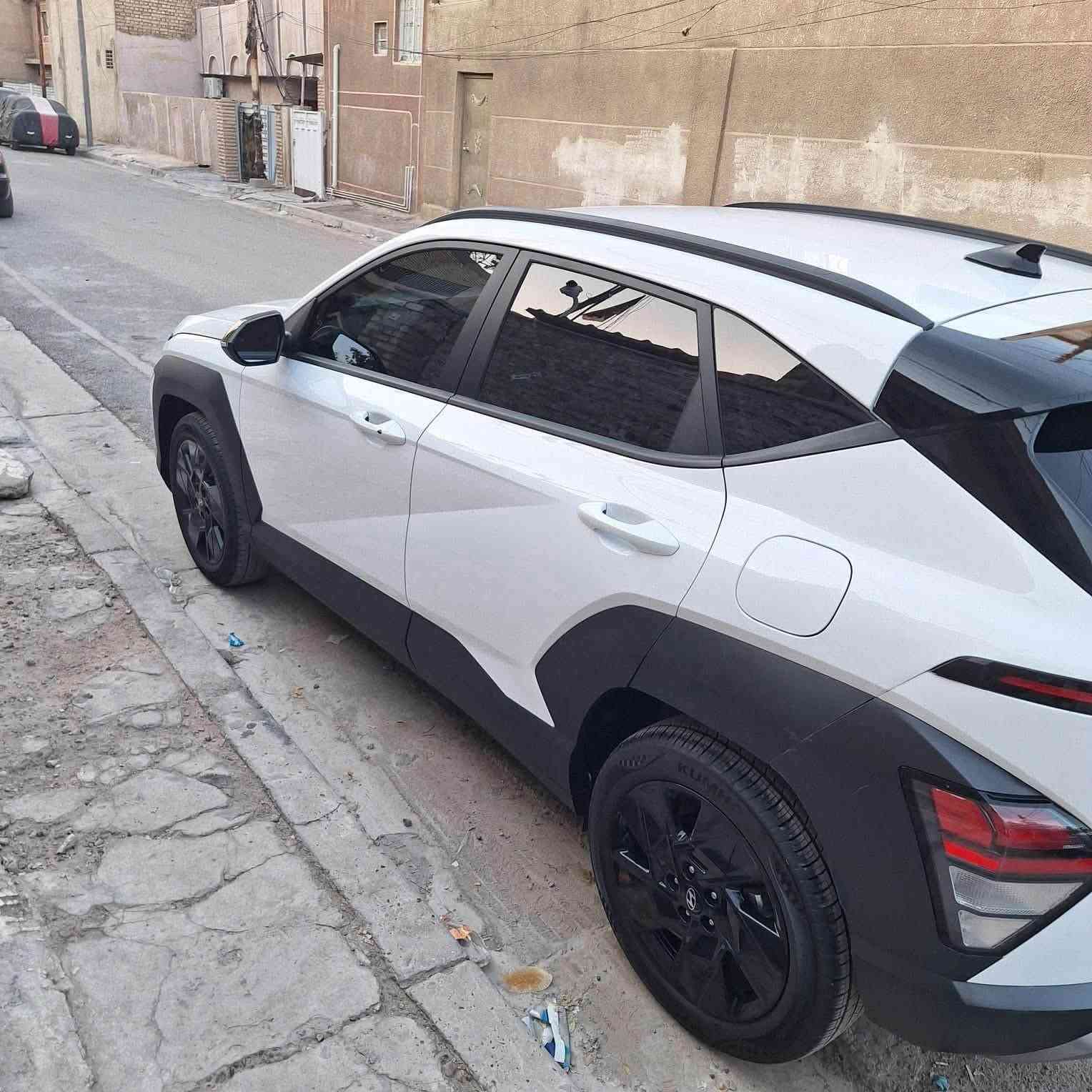 كونا 2026 رقم كاتي ( تترقم شمالي ) 

زيرو ماشية ١٠٠٠ mi 
مكينة 2000 دوش  
حادث خلفي  بدون ايرباك فقط ربع الصندوق موضح بالصور 
السياره جاهزة 

المواصفات 

كشنات تدفئة 
شحن لاسلكي 
ويل اسود 
مري سود 
تحكمات استيرن 
انظمة قياده 
توقف تلقائي 
نقطة عمياء 
الخ.. بيهة بعد مواصفات

السعرررر 175 $ ومجالهة بسيط بدون رقم بدون رقم 

العنوان بغداد الشعب 
رقمي للاستفسار 
***********
متوفر واتساب ايضاً
