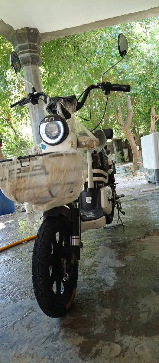 (مستعجل جداً لحك)     باسكل شحن  نضيف  ولكطة بيش 160 وبي مجال قلييييييل ح
ك الجية والله  هو مو هذا سعرة سعرة 200 قفل بس مستعجل عدي ضرف ب160 وبي مجال جداً  قليل حك الجية  مكانة حلة وردية خارج ‏‪***********‬‏ وهذا رقمي  بي واتساب
