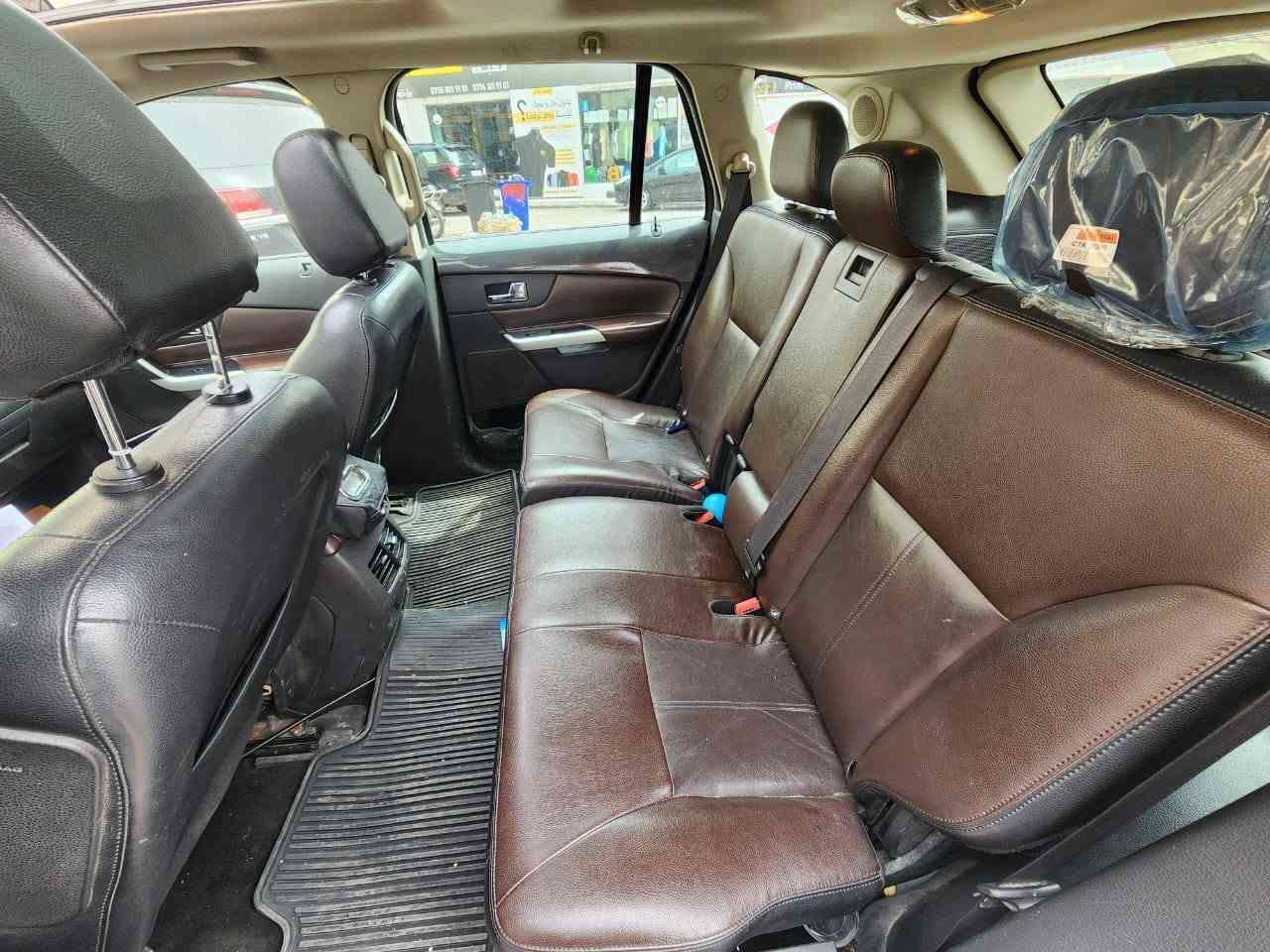 السلام عليكم …. 

للبيع فقط🚫🚫

فورد ايدج موديل 2013
 خليجي نيڤا لمتد NIVA LIMITED
V6 3.5 محرك سته سلندر 
السياره كلين …
مكينه كير صدر امامي خلفي كلو جديد وشرط  … 
تخم تاير جديد…
كشنات جلد كهربائي  …
تبريد قطعتين ومعروف تبريد الفورد بل بروده..
بانوراما قطعتين …
لايت زينون…
رادار امامي
حساس خلفي …
جنطه كهربائي … 
كامره خلفيه …
صندوق كهرباء.. 
تحكمات لمس كما موضح بل صور …
منضومة سستم صوت يتكون من 9 سماعات بلادي من شركه سوني …
كود بل باب مال قفل وفتح شغال …
تشغيل عن بعد …
اضاءة 7 الوان…
داخل لونين وصاجات بل دشبول والابواب…
وبعد بيها كثير مواصفات….

السياره موجود بأربيل وباسمي السنويه الى سنه 2026 يلا تنتهي رقم جديد اوربي …
 
السعر 138 وبيها مجال …
للتواصل *********** 
واتس اب موجود نفس الرقم … أربيل, العراق
