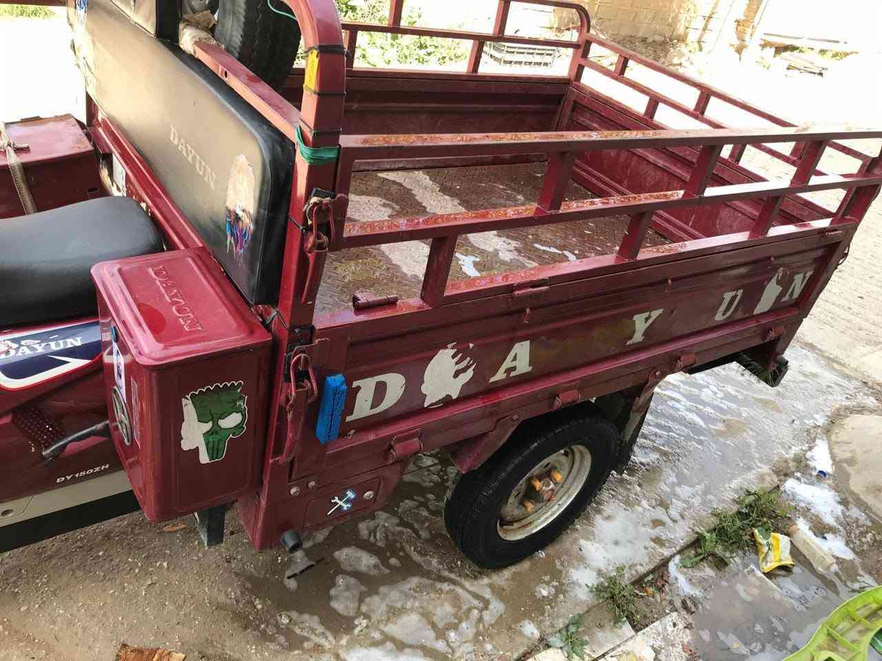 سلام عليكم ستوته لبيع دايوان موديل 22 شهر 8 طلع مكفوله من كلشي محرك تايرات باله سبير مكاني صويره مزرعه هاذه رقم تصال ***********
