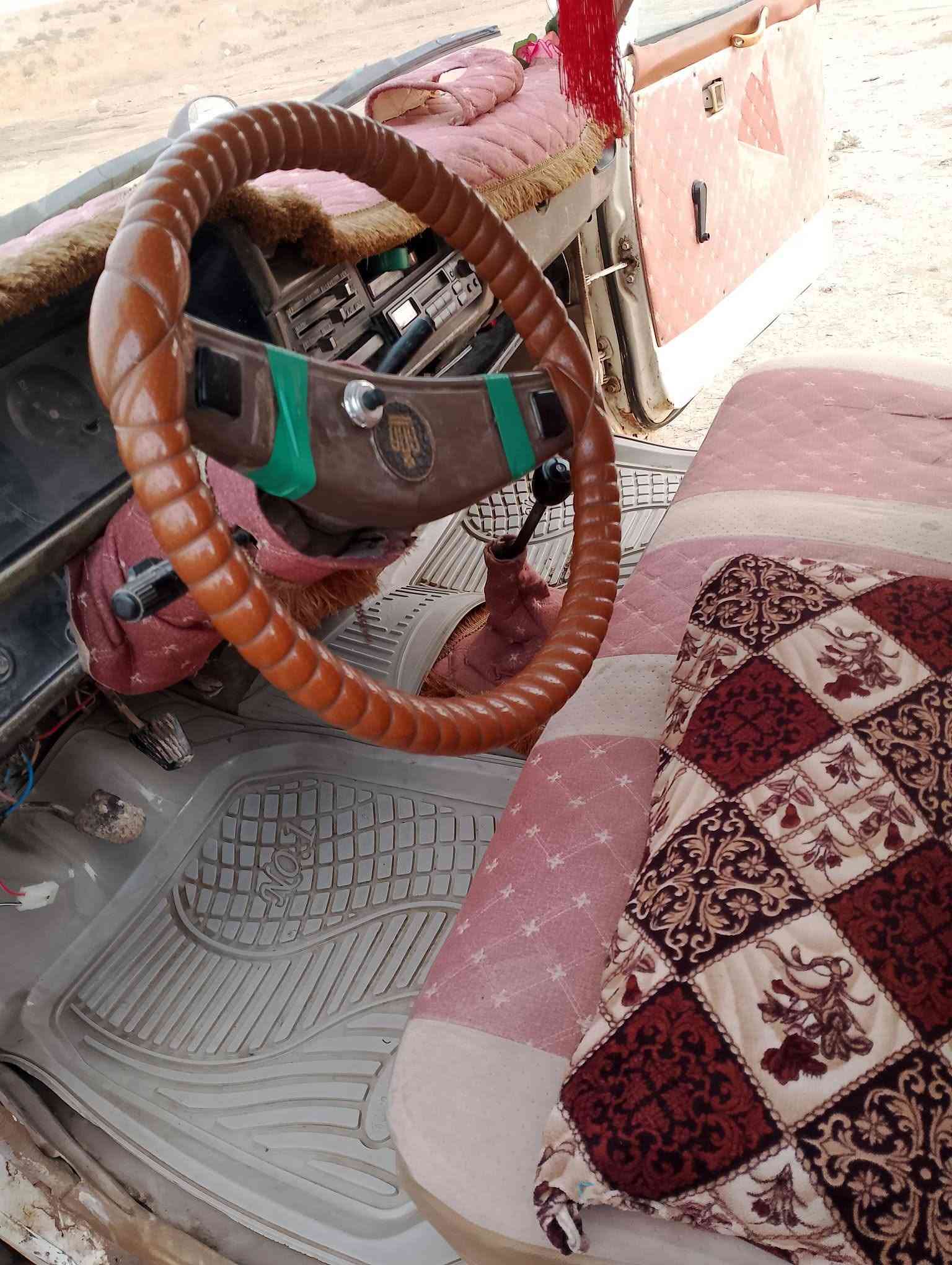 80 • رقم انكليزي • للبيع