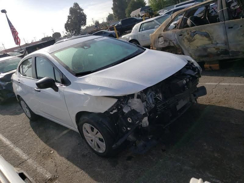 سلام عليكم شباب نيسان فيرسا موديل 2021 رقم ديالى مشروع وطني للاستفسار الاتصال *********** السعر 105 وبيها مجال
