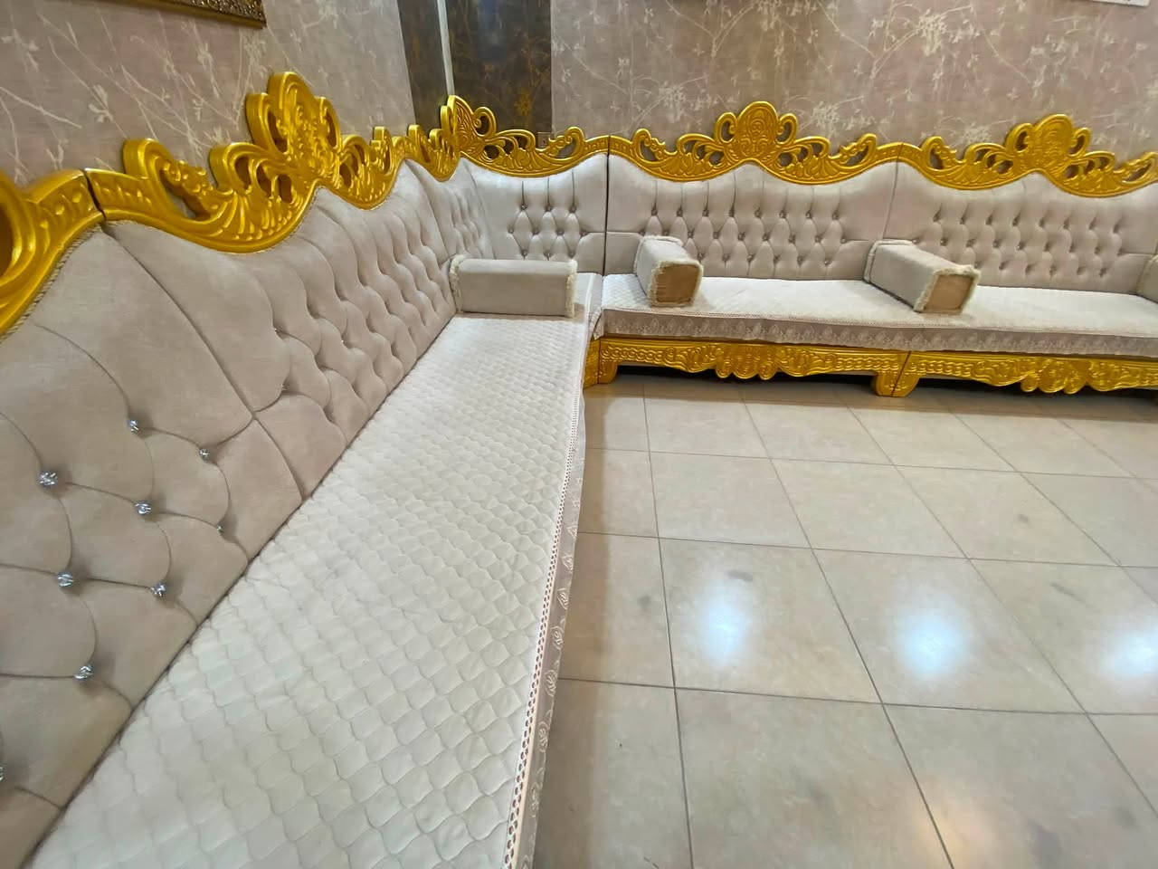 @الجميع
ديوان شغل موصل فصال رئاسي مستعمل جدا نظيف قياس ١٥متر ٦قطع وزاويتين مع كوشات والقطع بقياسات مختلفه تاج.  عالي وخشب. جام 
وقيود انج ونص مقعد بلوك ايظا
العنوان موصل حي المصارف قرب بيت ارشد  الزيباري مجاور ماكس مول للإستفسار الرجاء الاتصال بالرقم التالي 
***********متوفر اتصال واتساب  ايظا 
***********اتصال
