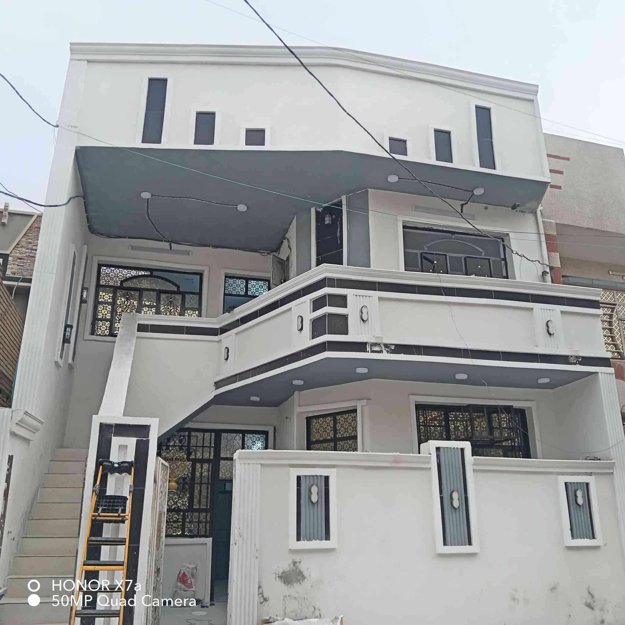 بيت للبيع • شارع اسواق علاء • ١٠٠م