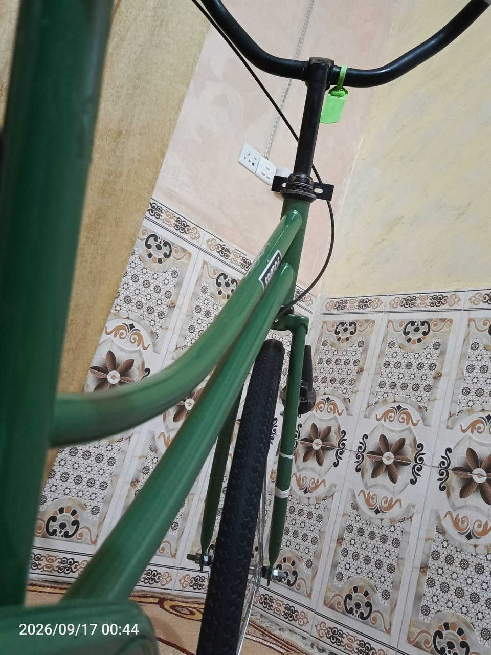 سلام عليكم هاذه البيسكل للبيع مكفول 
موديل 22 البيسكل غراضه كامله كلها 
سعر 145 وبيه مجال قليل حك الجيه 
المكان ناصريه مدينه صدر رقمي
( ***********)

نص مكتوب في الصور:
- 2026/09/17 00:45
- 2026/09/17 00:44