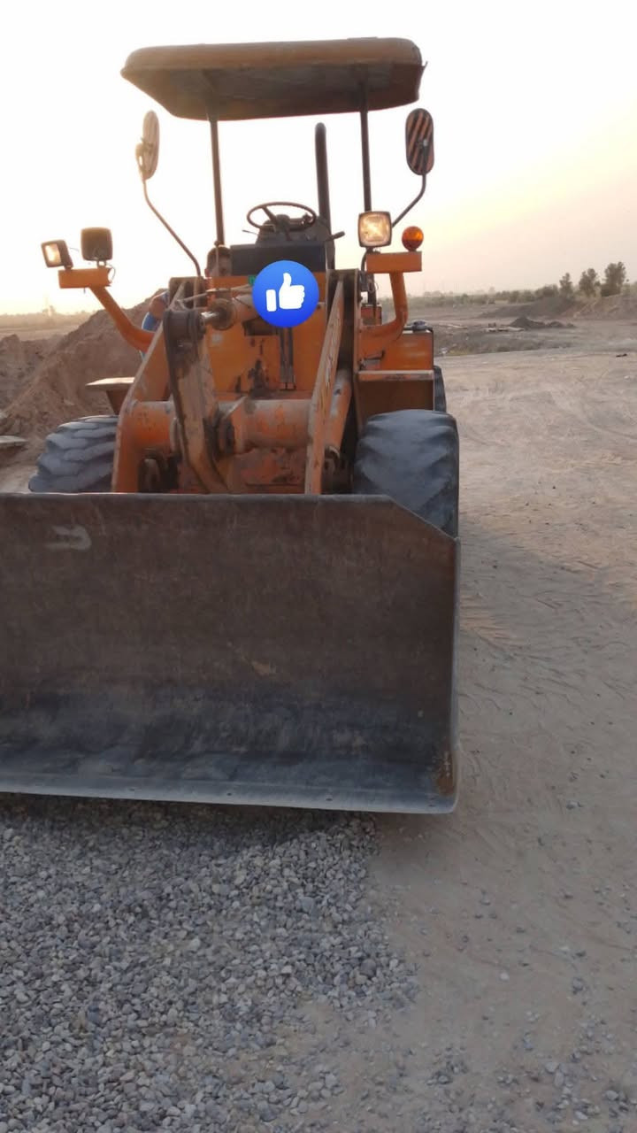 شفل مستبوشي حجم 50 رقم كربلاء إنكليزي بسمي  سعر  130 بي مجال  مديل 99  سنوينه 32
رقم ***********

نص مكتوب في الصور:
- الأحد
- SOUND ON! الاحد