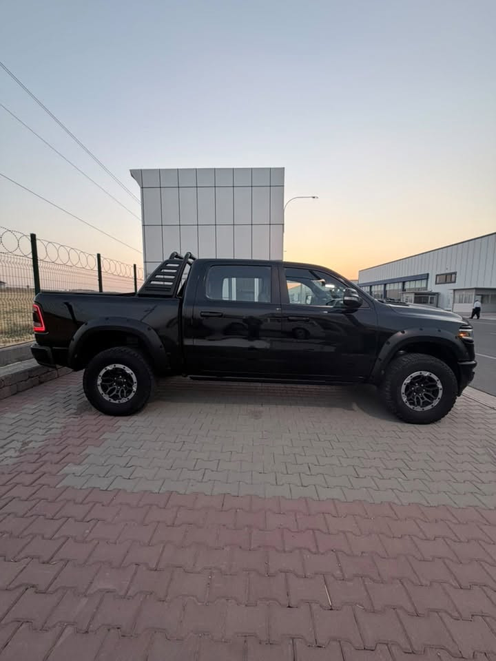 رام لمتد 2021 black edition
للبيع او مراوس 
السعر 340 ورقه بي مجال 
للاستفسار 
***********
