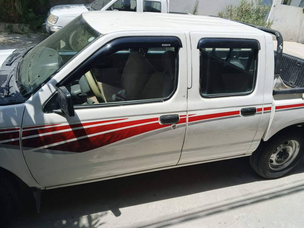 نیسان پیکاب ۲۰۰۲ ئارمی سلێمانی تەبریدو پاوەر گێڕومەکینەی بەشەرت کامل بۆیاخ لەسەر ساغی سەیارەکە بێتەقەو ڕەقەیە زنجیرو مغددەی نوێم گۆڕیوە هەیکەلی ڕێک ماوەتەوە بەنزین کەم ئەخوات سعری ۷۳ وەرەقەو مەجال *********** السليمانية, العراق
