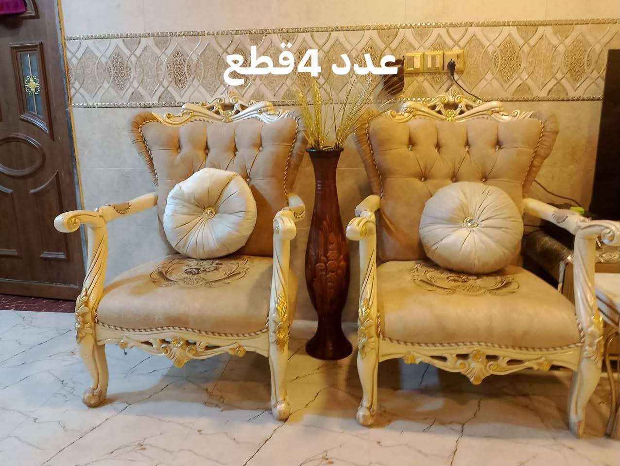 السلام عليكم طخم للبيع ٧ امتار يتكون من قنفات عدد٢. مع كراسي عدد ٤ السعر ٥٠٠ الف
للتواصل ***********
