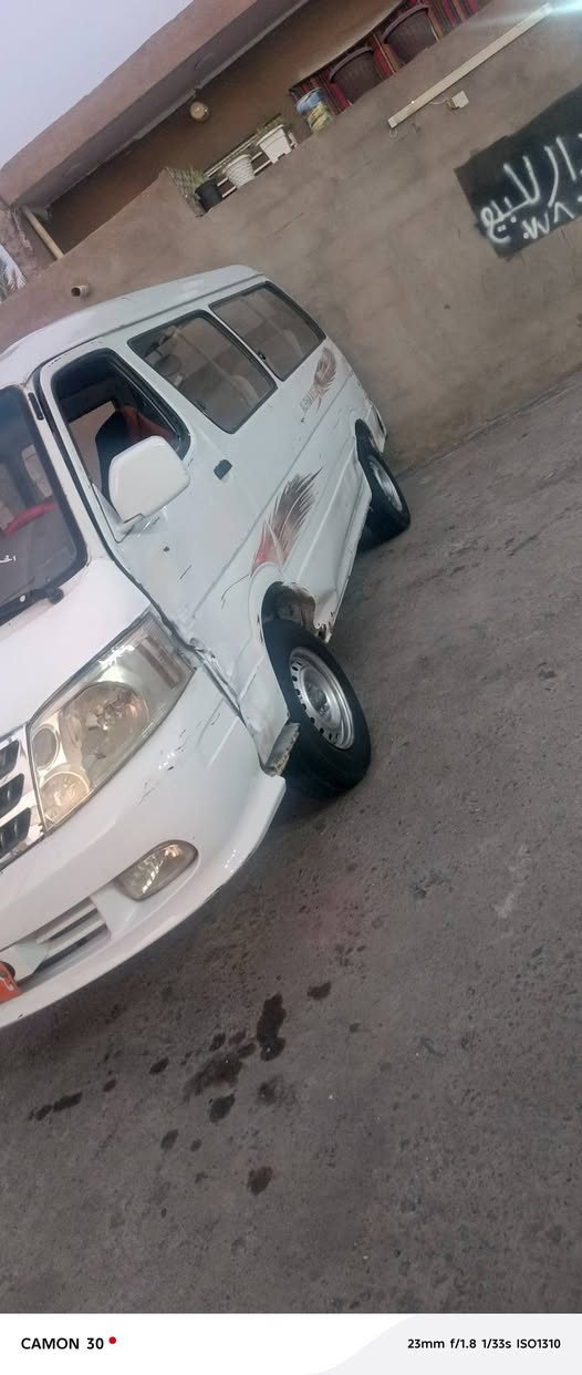 سلام عليكم فتون للبيع موديل ٢٠١٠ كير مكينه أكسل خير من الله داخله حلوه صدره زين تايرات زينات مطلوبة غرامت  مكان جسر ديالى سعر ١٥اوبيه مجال ***********
