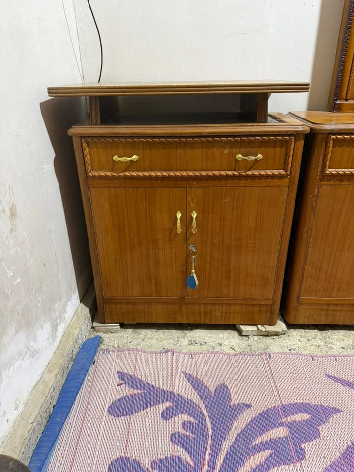 غرفة أخشاب نظيفه  كلش للبيع مليون ونص وبيها مجال للأتصال على الرقم
***********
