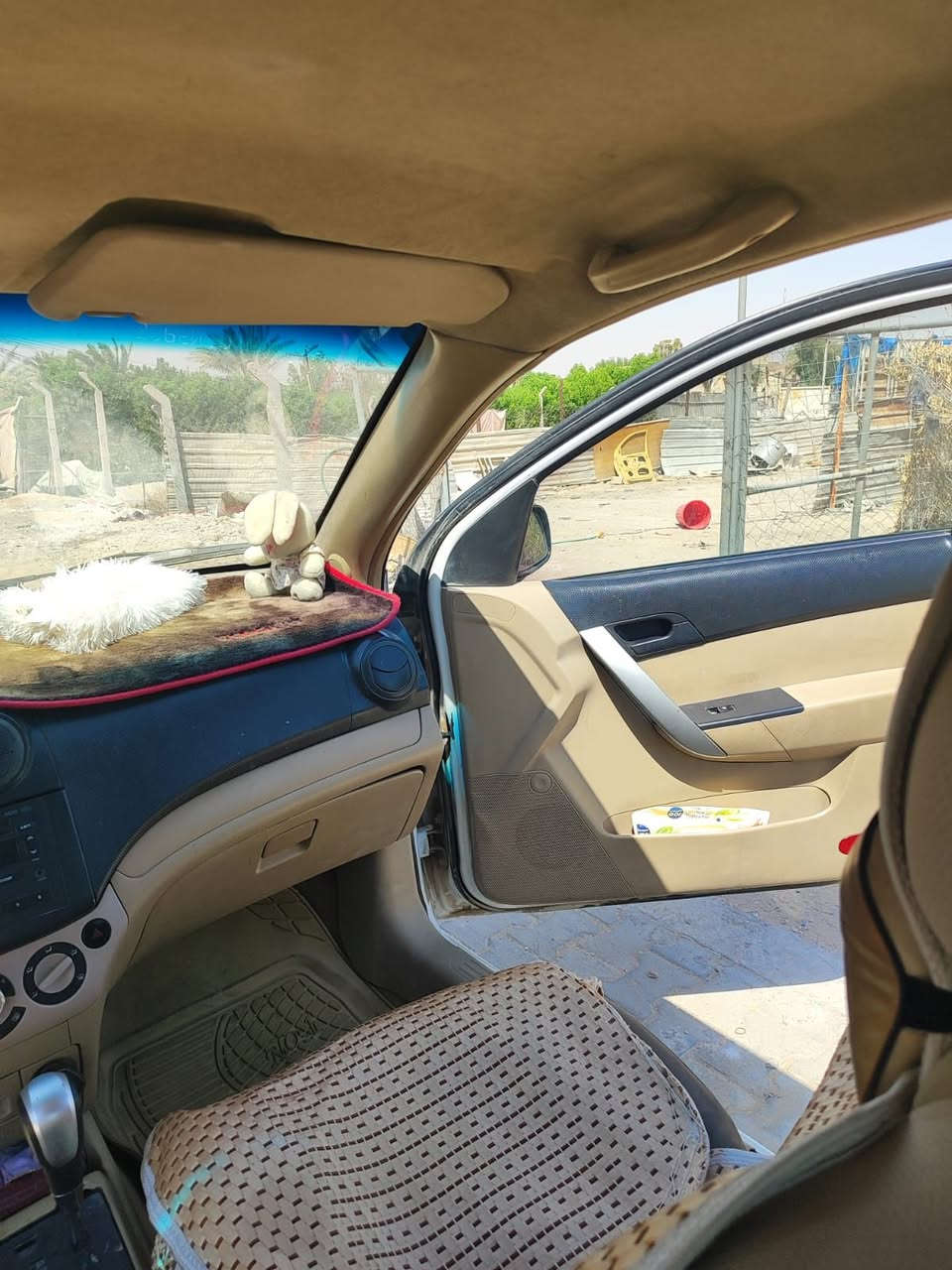 للبيع افيو ٢٠١٥ 
السياره حلوه وجاهزه 
بس بيها ضربه بالجاملغ شويه 
الحداديه مالتها زينه
التبريد معوز غاز فقط والسياره ع الفحص
  السعر 65وبيها  مجال شي بسيط
العنوان النجف للاستفسار خاص او ع رقم ***********
