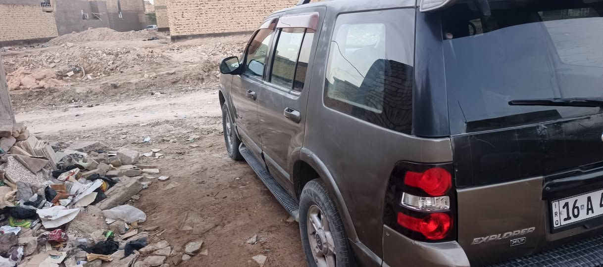فورداكسبلور موديل2002 للبيع سنويه باسمي ماصاقطه مداور ثاني يوم هزه ستوني هازهه السعر 60ورقه وبيها مجال حك الجيه مكينه نضيفه الكير بي صفنه عل بك شويه للاستفسار اتصل على الرقم *********** المكان الديوانيه
