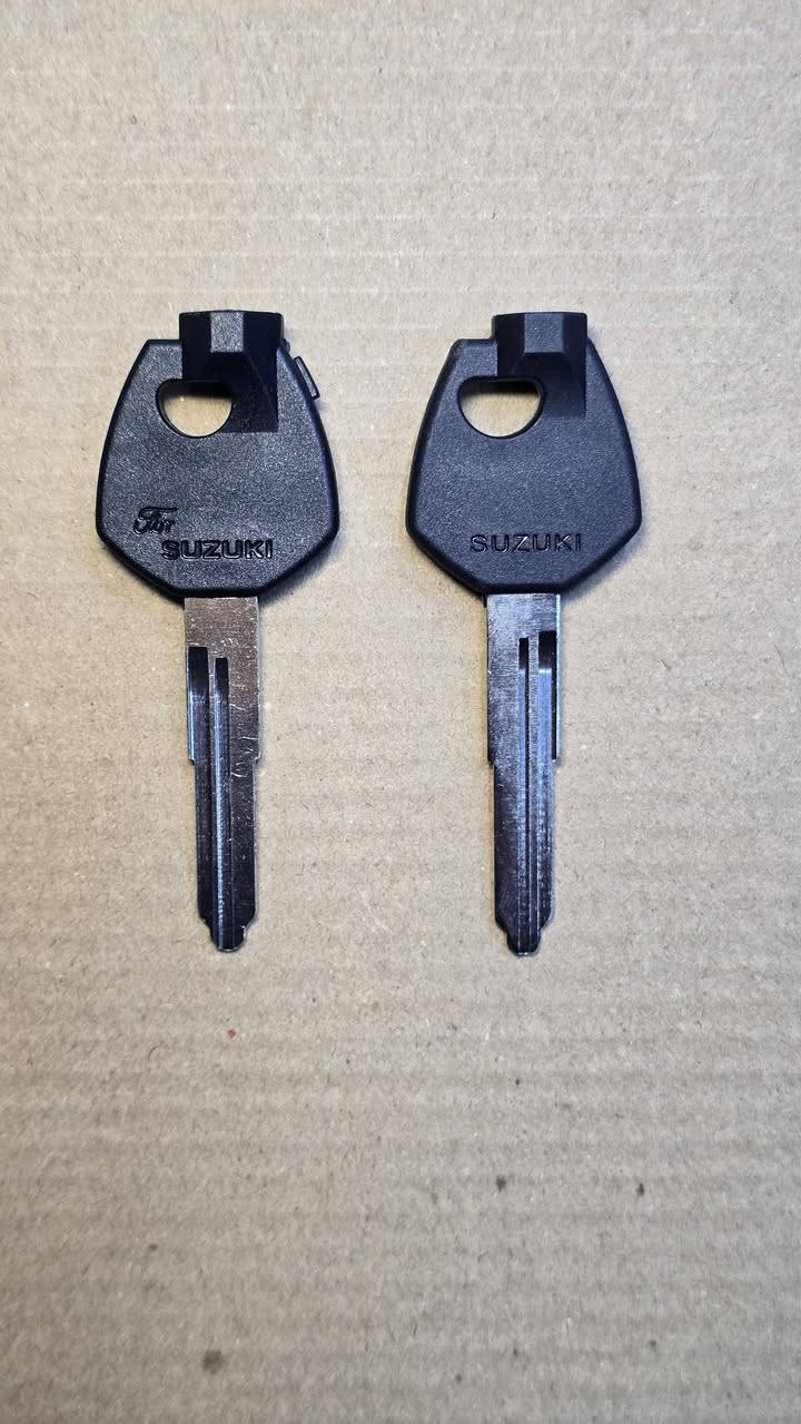 مجموعه من مفاتيح الدراجات النحاس درجه اولى
🔑 حارث البغدادي للمفاتيح والريمونتات  ومكائن قص المفاتيح
✅ البيع بالجملة والمفرد
أسعار مناسبة وجودة مضمونة وخدمة توصيل سريعة.
للاستفسار❗️❗️وتساب
(***********)
العنوان ❗️❗️بغداد شارع الرشيد مقابل سوق الصفافير
