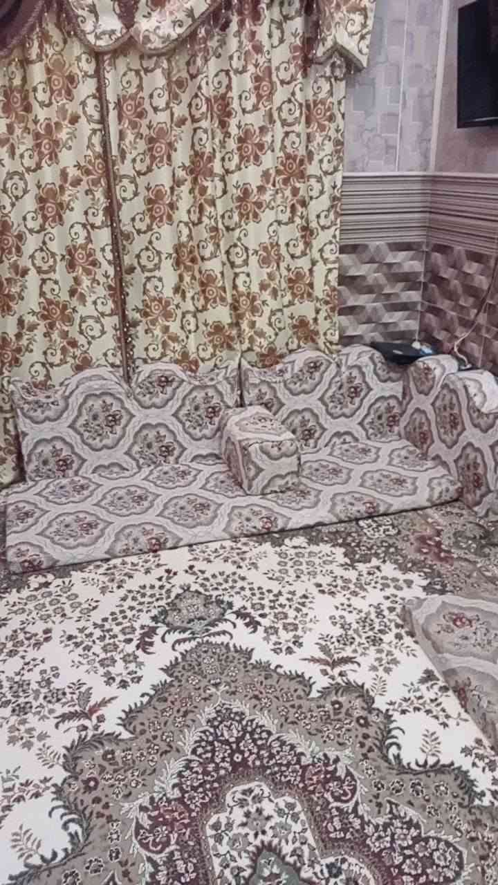 سلام عليكم جلسه للبيع نضيفه السعر خاص مكان بصره الرقم ***********
