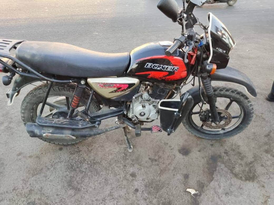 بوكسر موديل جبلي 23 مرقمه بابل سنويه موجود للبيع حتاجيت فلوس و اريد ابيعها والله العضيم انطيني سعر و اذا عجبني ادخلك خاص مكان الكريعات 
وتساب ***********
