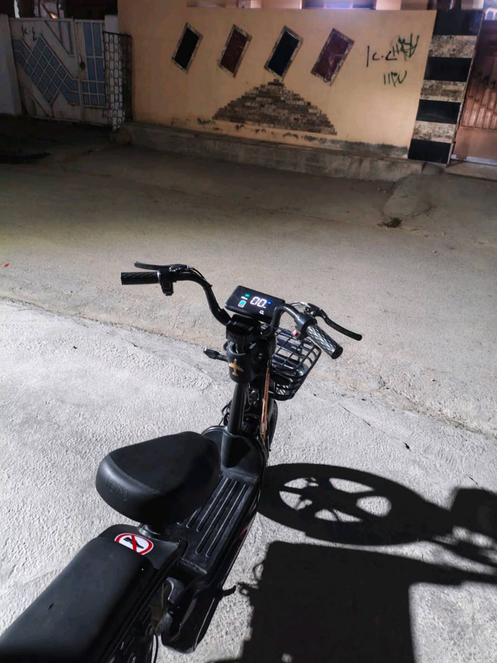 دراجه للبيع 💘
مكفوله سعر 250 وبيه مجال مكفوله من بطاريات تايرات فيش عقل بريكات اشرات يمين يسار مكفوله من كلشي ❤️
عنوان بغداد ابو غريب الحصوه 💘
رقم الهاتف وبي واتساب ***********