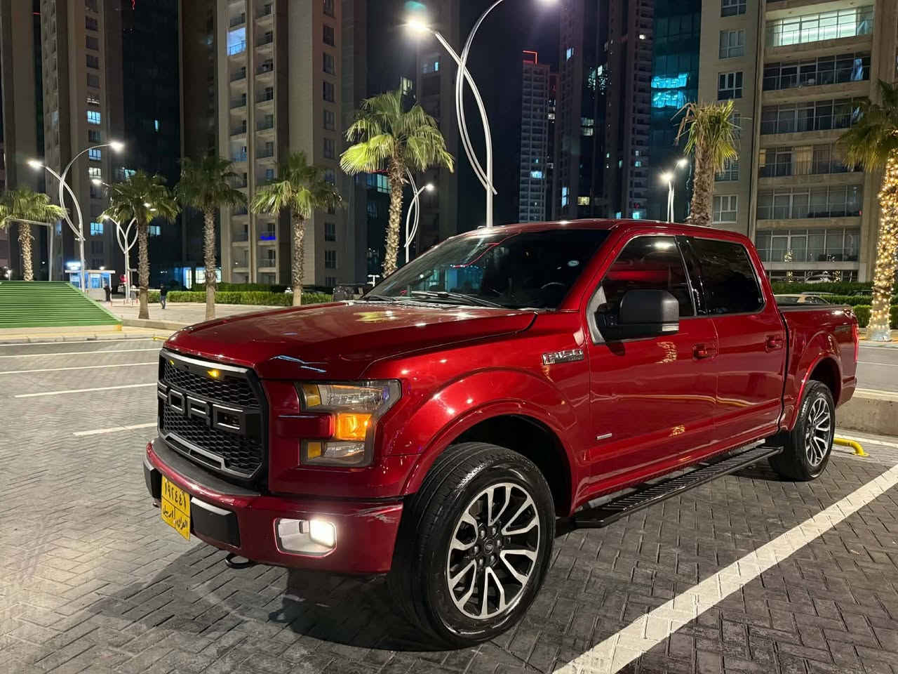 ## **فۆرد F150 - مودێل 2017**
@ * **مواستفات:** XLT (فول مواسەفات)٥
 * **مەکینە:** ٦ پەستن توربۆ (گێر و مەکینە بە شەرت، نەکراوەتەوە)
 * **بۆدی:** کورت / دەرگا گەورە (مەرغوب)
### **تایبەتمەندییەکان:**
 * شاشە گەورە
 * کوشین کەهرەبایی
 * کۆدی دەرگا
 * سوکان ڤۆلیۆم
 * تەحدید سورعە
 * **یاسایی:** تەحویل و غەرامە بە شەرت (یەک ملیۆن غەرامەی لەسەرە)
 * **نرخ:** ١٥٨ وەرەقە ($15,800) و مەجالی تێدایە
 * **شوێن:** هەولێر
### **پەیوەندی (واتساپ):**
 * ***************
 *## **فورد F150 - موديل 2017**
 * **المواصفات:** XLT (فول مواصفات)
 * **المحرك:** 6 سلندر توربو (Gear & Engine بشرط عدم الفتح)
 * **الهيكل:** بدي قصير / باب كبير (مرغوب)
### **المميزات:**
 * شاشة كبيرة
 * كوشن كهربائي (كرسي كهرباء)
 * كود على الباب
 * تحكم أزرار الستيرن
 * تحديد سرعة (مثبت سرعة)
 * **الحالة القانونية:** التحويل والغرامات بشرط (عليها مليون دينار غرامة)
 * **السعر:** 158 ورقة (15,800$) وقابل للمجال
 * **الموقع:** أربيل
### **للتواصل (واتساب):**
 * ***************
 * *************** ***************
