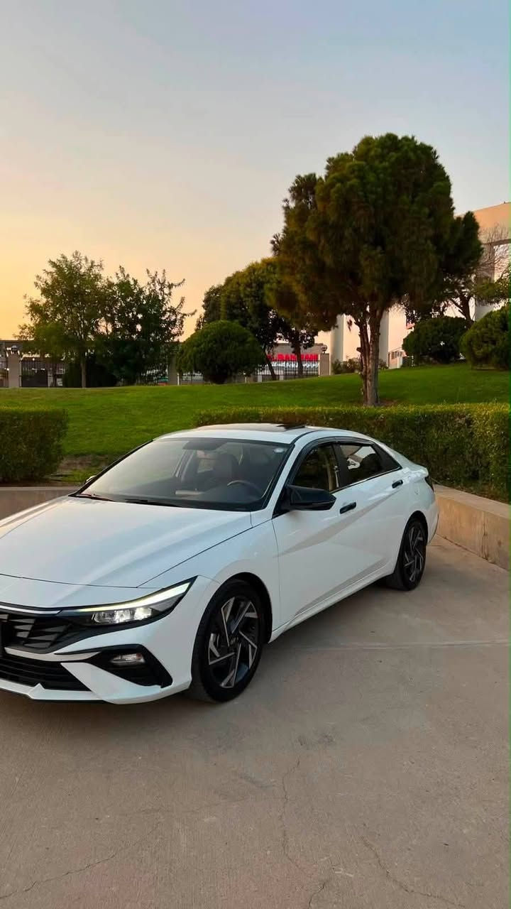 (بدون مقدمه نضام كمبيالة)
سلام عليكم 
النترا.  2025    رقم أربيل
ماشيه 28 الف km
بحاله الوكاله
سياره مكفوله كفاله عامه 
المواصفات فوووول      .      محرك 2000 دوش 
شاشه ديجتال 
بصمه                       
كشنات جلد 
هند بريك بصمه       
اوتو هولد                  
فتحه سقف               
محرك2000 دوش                    
حساس لايت 
حساس خلفي بلادي 
حساس أمامي بلادي 
تبريد قطعتين
كاميرا خلفيه بلادي 
جي بي اس
نضام تشغيل الكاميرات 
شاشه  كبيره اصلي ابل كار بلي 
نضام ترحيب 
مري شفط
نضام مود درايف إيكو وسبورت و عادي
تحكم ستيرن فول 
ويل كب كروم حجم 17
لد امامي نهاري
مانع انزلاق
مانع انحدار 
لايت عدسات زنون 
ايرباكات
جهاز موازنه ABS 
السعر : 180 ورقه بدون مقدمه نضام كمبيالة 

📍العنوان / سليمانيه شارع 60

للاستفسار الاتصال  واتساب فقط 📞
***********
