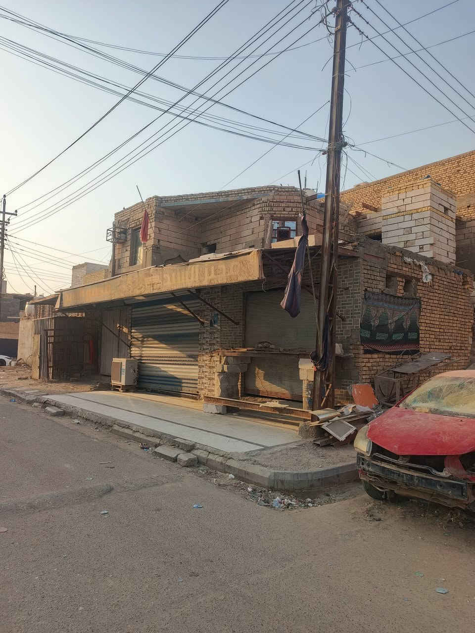 محلات للايجار موقع مميز ركن في مدينة الصدر الاتصال ***********
