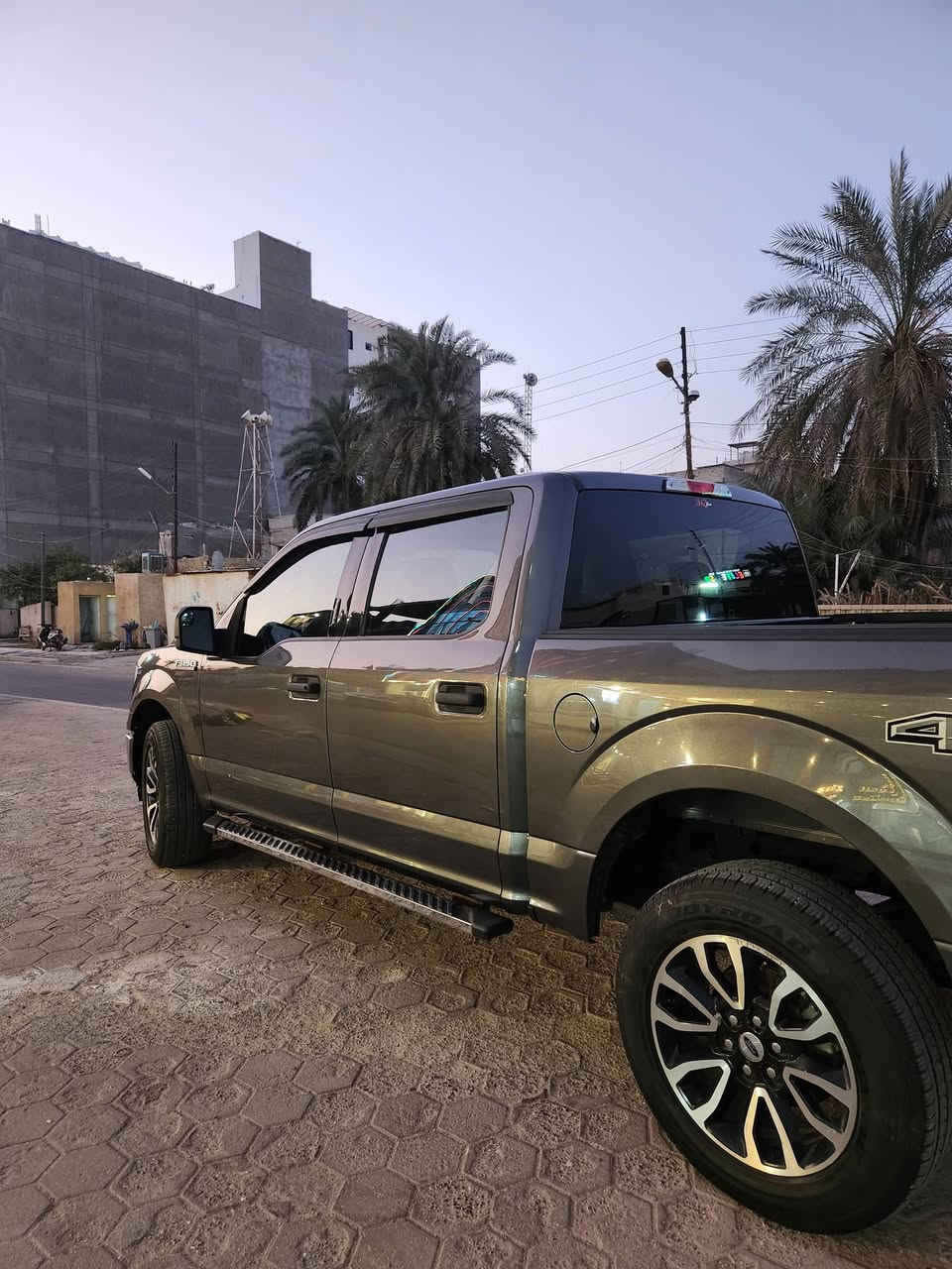 2018 ford f150
بيع او مراوس ( هايبرد او كهرباء ) حصرا

 كلين تایتل بدون صبغ بدون تبديل بدون اي شي

1FTEW1E52JKE45960 رقم الشاصي

V8 5.0

4x4

كير تعليك عشر نمر
باب طويل بدي قصير
شاشه صغيره
شاشه اعطال
كاميره
بلوتوث
رمز سري بالباب
مقاعد مخمل الأمامي متصل يعني 6 راكب + قاصة عليها منضومه لايت لد كلش قوي

 ماشيه 125 كيلو يعتبر مشي قليل على بيكب وعلى موديل 2018
 رقم بغداد الجديد باقي بس استلام لوحات  باسمي تحويل شوکت ما تريد السعر 190ورقه و بيها مجال 
***********
مكاني العامرية او حي الجامعة
