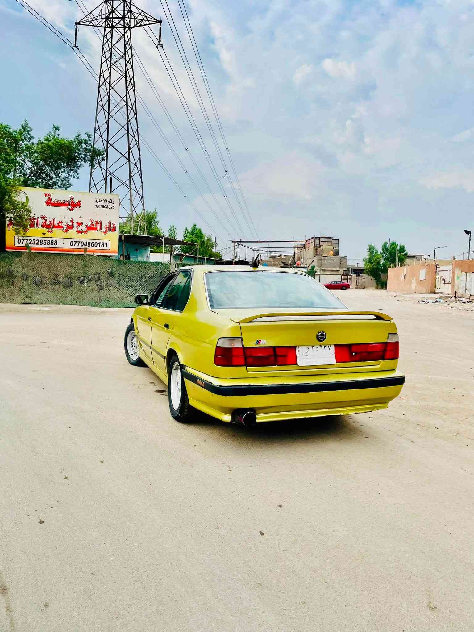 السلام عليكم
 للبيع 520 موديل1990كير عادي محرك 25 مسكر فانوص تبريد شغال بس البوري طاك كهربائيات صدر امامي جديد المكان بغداد السعر45 ووبيها مجال كلش قليل وجماعة الجوه 40لا تعلق ولا تتصل واي تعليق سلبي يعكس تربيتك وأخلاقك 
 للاستفسار *********** او عالخاص
