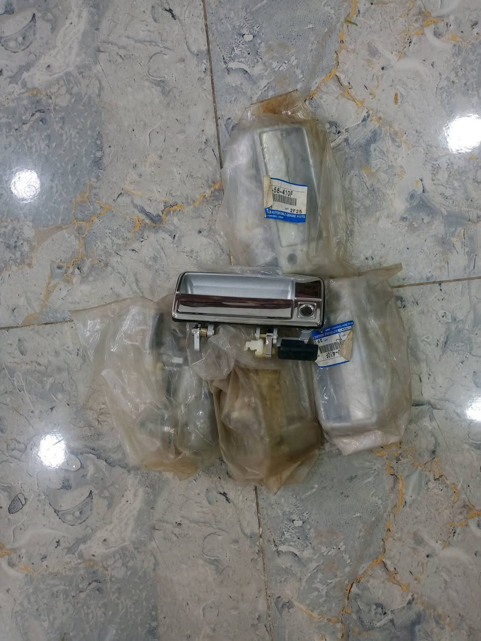 السلام عليكم وصول وجبه جديده كبات التخم ب 30 يدات تخم داخلي ب 40 كنترول جام 35. يده خارجيه صدر 25 اخوكم الزبيدي للتواصل ***********
