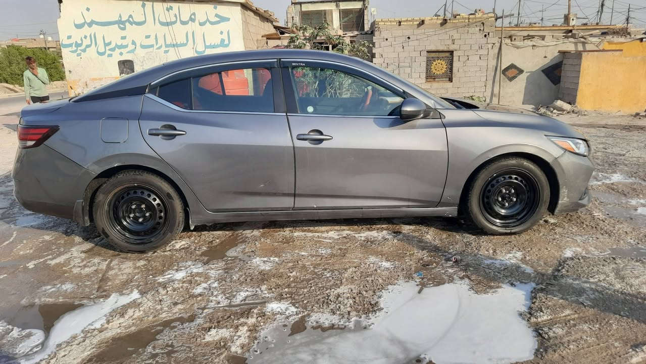سلام عليكم 
نيسان سنترا حره تحويل 
موديل 21 فول مواصفات ما عده الفتحه 
ضربتها  باب وجاملغ صفحت الصدر  السعر 105 وبيها مجال 
***********
***********
