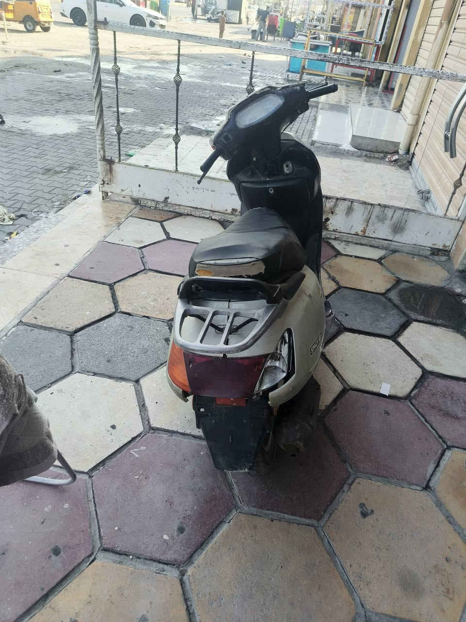 سلام عليكم دراجه سبيسي درجه حلوه مكينه شلعه ومعدل سرعته100
سعر250وبيه مجال *********** بي وتساب
