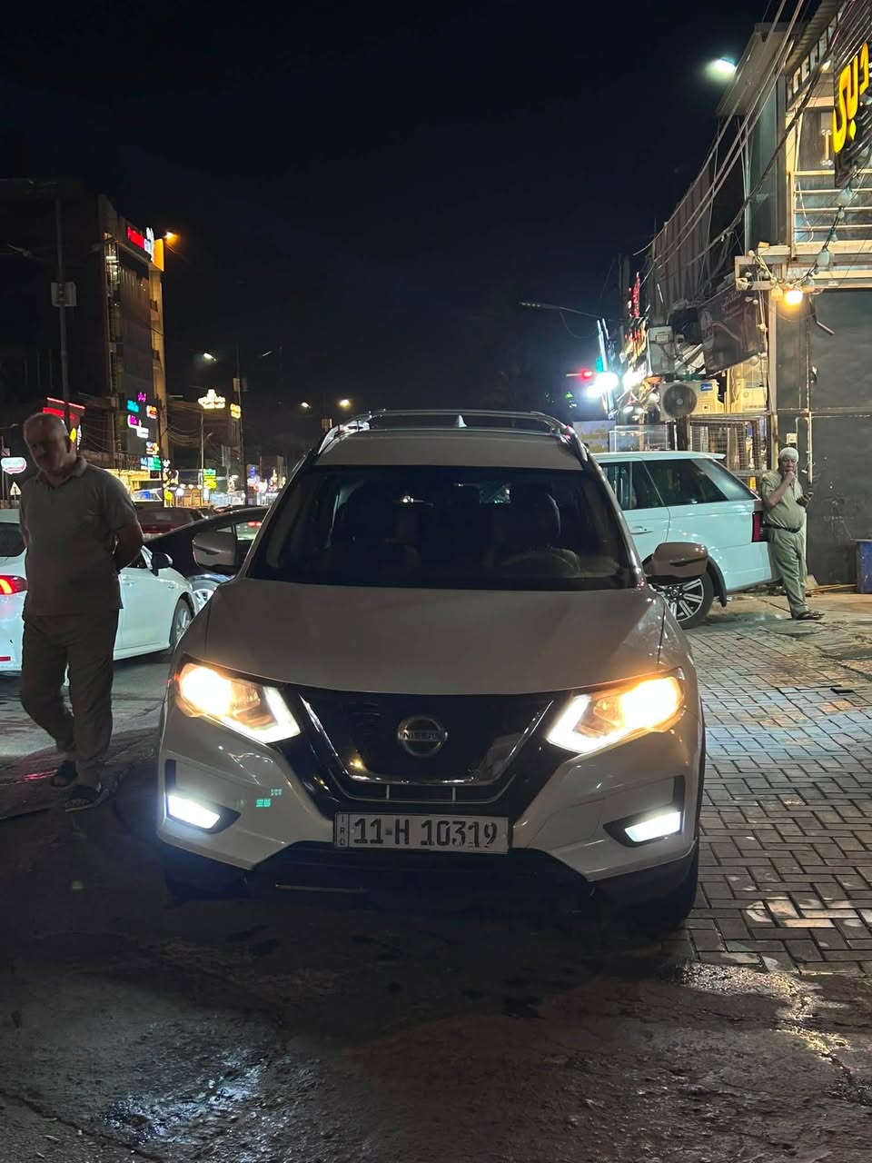 السلام عليكم
نيسان روج2020 
SV AWD 
تحكم سترين 
دفع رباعي 
تدفئة وتبريد كشنات 
شاشه الستندر و ابل كار بلاي 
صندوك كهرباء 
بصمة تشغيل عن بعد 
رادار امامي وحساسات امامي خلفي
وبعد هوايه مواصفات 
قطعه وحدة فقط جاملغ امامي مصبوغ بدون لغود بدون شواصي 
محرك ٤ سلندر ٢٥٠٠ تنفس طبيعي
رايدها ب ١٧٥ 
رقم بغداد باسمي تحويل مباشر 
مكاني بغداد العامرية

***********
