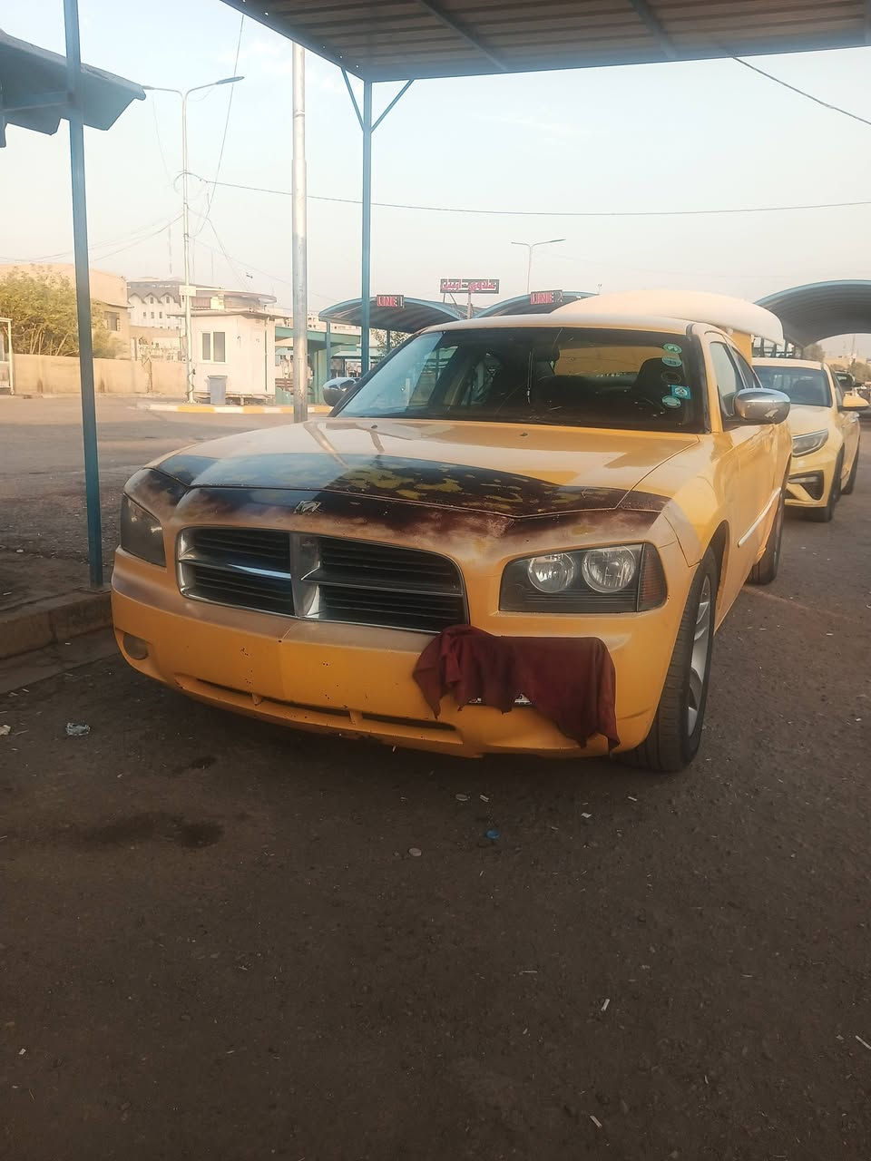 السلام عليكم
تشارجر موديل ٢٠١٠ بغداد
حادثهه چاملغ يمنه بدون دواخل

سعرهه ٩٥ وبيها محال

***********
مصفره هيئه وغرامات
