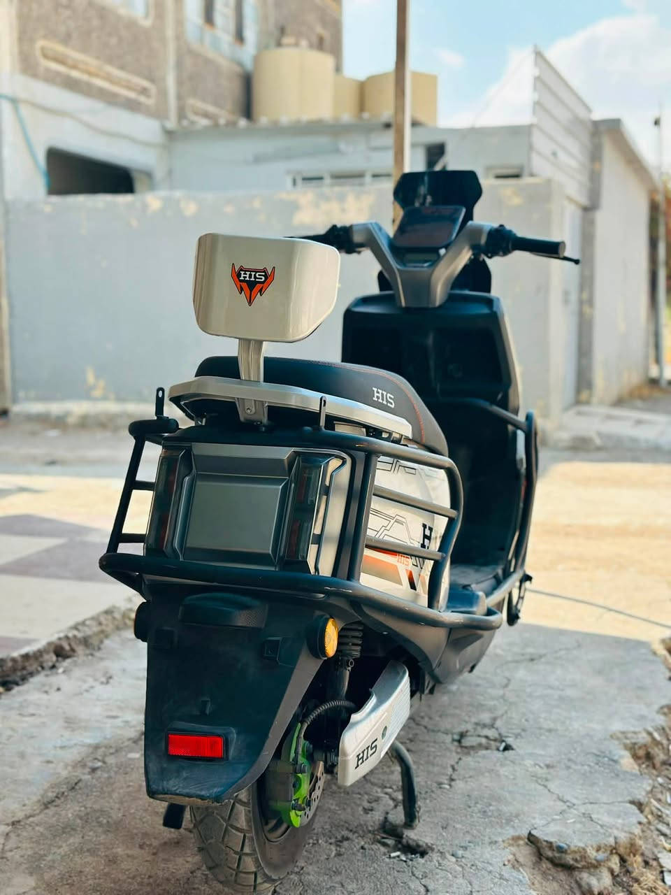 HIS MAX POWER 3000".
دراجه شحن 2026🔹.                       السعر 950 وبي مجال 
عدد بطاريات 6 دبل 🔹
درع حمايه امامي وجانبي 🔹
سرعه حقيقي 90 حقيقي 🔹
دبل سويج دبل كارت شاشه نضام تشغيل عن بعد 🔹
تايرات جدد ماطور نضيف نضافه 95./.
ماطور كدام العين وبل حقيقه بعد احلا 
(***********)
