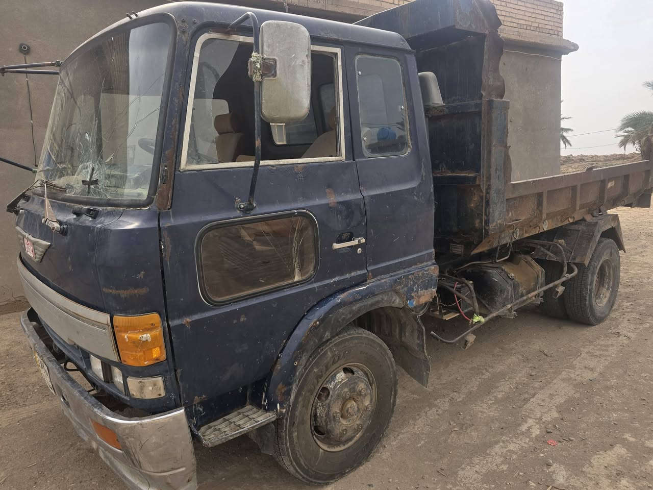 للبيع هينوطيره قلاب رقم قادسيه سنويه ل ٢٠٢٧ شاصي محرك كير اكسن مكفول السعر ١٢٠ وبيها مجال  للاستفسار موبايل ***********
