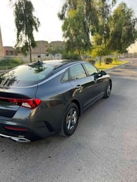 KiA K5 2022 - LX محرك 1600 تيربو ماشية 105,000 كم  المواصفات شاشة كار ...