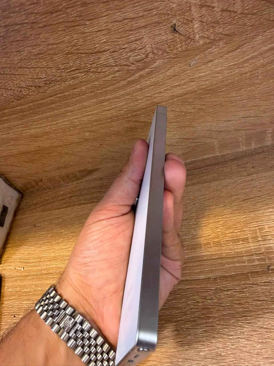 سامسونك S25 Ultra  الجهاز كلش نضيف وستعملل شخصي كامل ملحقات
استعمال كم يوم  فقط لون ابيض 

ذاكره 256 

بغداد المنصور 

***********
