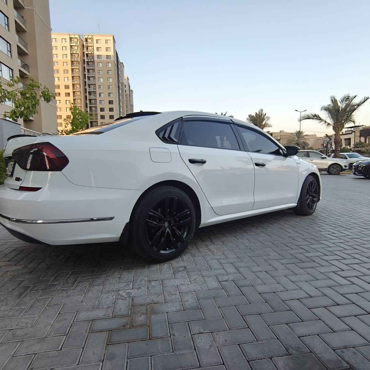 فولكس فاجن باسات ٢٠١٩ فئة وولفسبورك اديشن فول مواصفات TSI مكينه ٢٠٠٠ توربو
وارد امريكي كلين تايتل ... كلين تايتل 
***********
السياره وارد امريكي... المانيه .. مو تجميع صيني مثل الحديث. 
بصمة ابواب وتشغيل
تبريد قطعتين
رادار أمامي
رادار خلفي
نقاط عمياء
شاشه كبيره وكامره
كشنات جلد
كشنات تدفئة
فتحة سقف
داخل اسود مطعم
ماشيه ١١٥ كيلو 
السياره بدون صبغ بدون حادث بدون ايرباك كلين تايتل جاهزه من كلشي 
رقم اربيل باسمي
هزه ورقم وسنويه وباج تضليل جدد
السياره بيهه بارد عله كد شبر بمكانات ٢
وبيهه رصعه وبس
للبيع او المراوس حسب القناعه
***********
السعر ١٥٢ وبيهه مجال للشراي
بغداد.. حي الحسين بغداد, العراق

