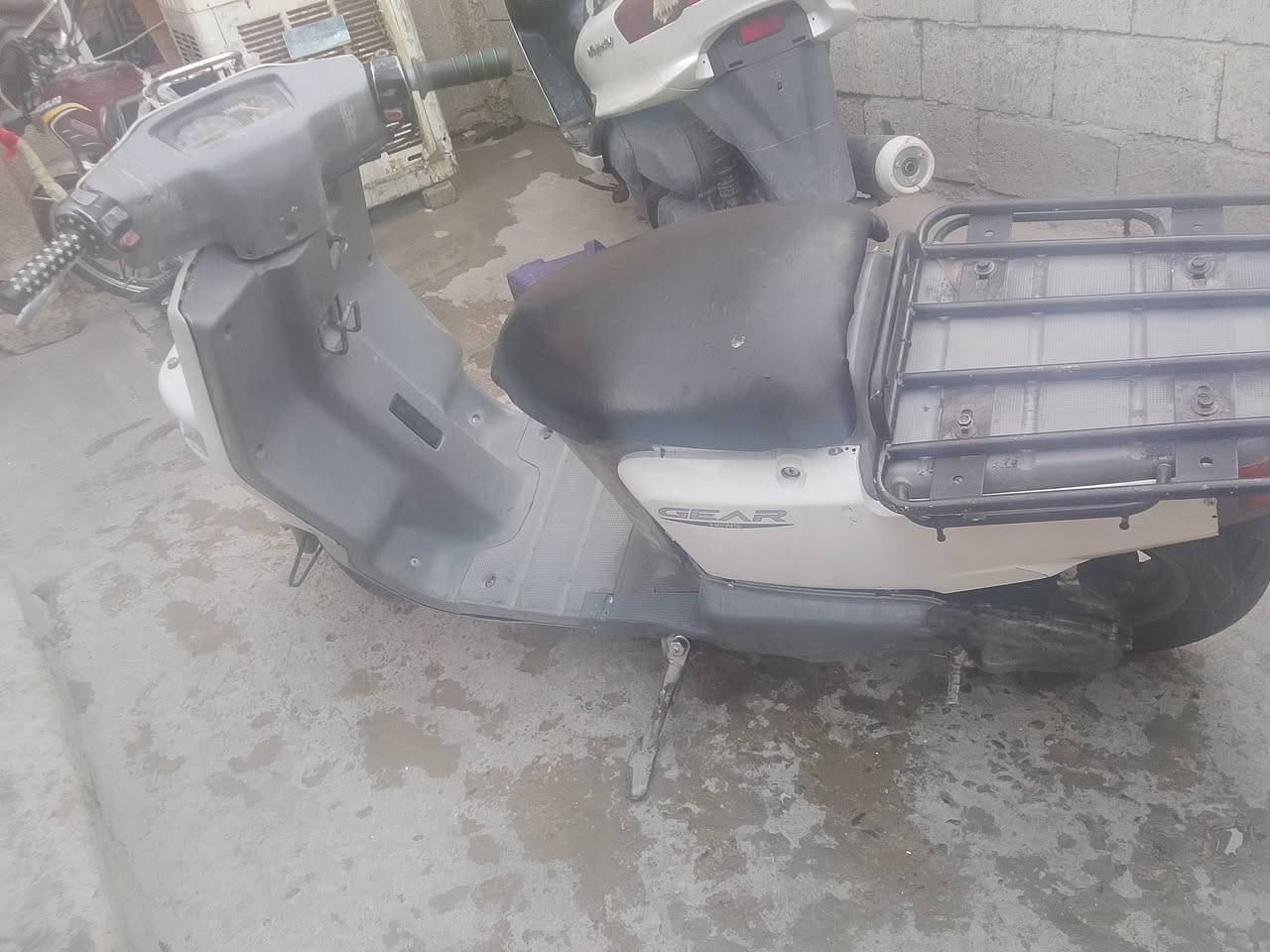 زعفرانيه
بيع مراوس
كوم حديد
بيه صوت بلكلج أو جواكيج ماعرف
وبريك مابيها
كوم حديد عندك مراوس دز صور 
بيع150
***********
اذا اكو مراوس ايراني  كير
