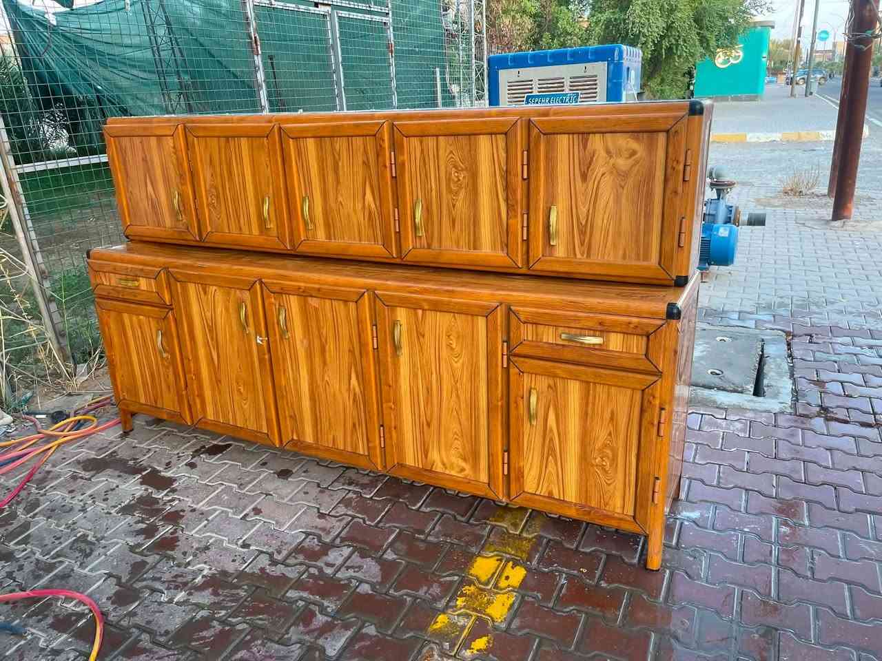 كاونتر مستعمل قياس مترين ونص والسنك مالته قياس 130 سم شغل حطاطه نضيف كلش مكانه تكريت شارع الزهور للاستفسار ***********

