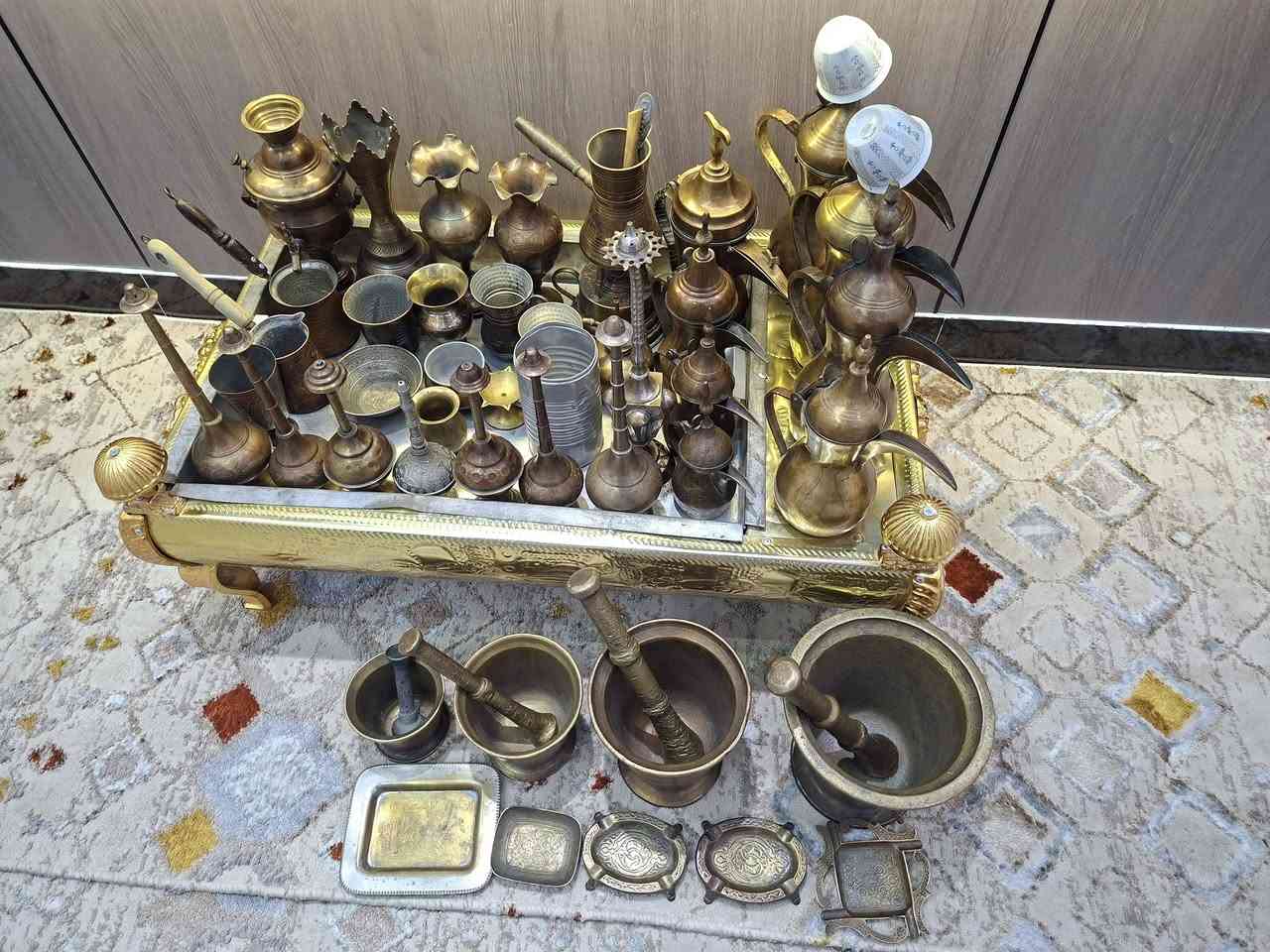 سلام عليكم
اعاده النشر بسبب الوعود الكاذبه 
الما يشتري لا يخابر 
منقله
دلات 8
هاونات 4
كل المنقله للبيع 
السعر: مليون 
العنوان :بغداد_ مدينه الصدر 
رقم الهاتف :***********
