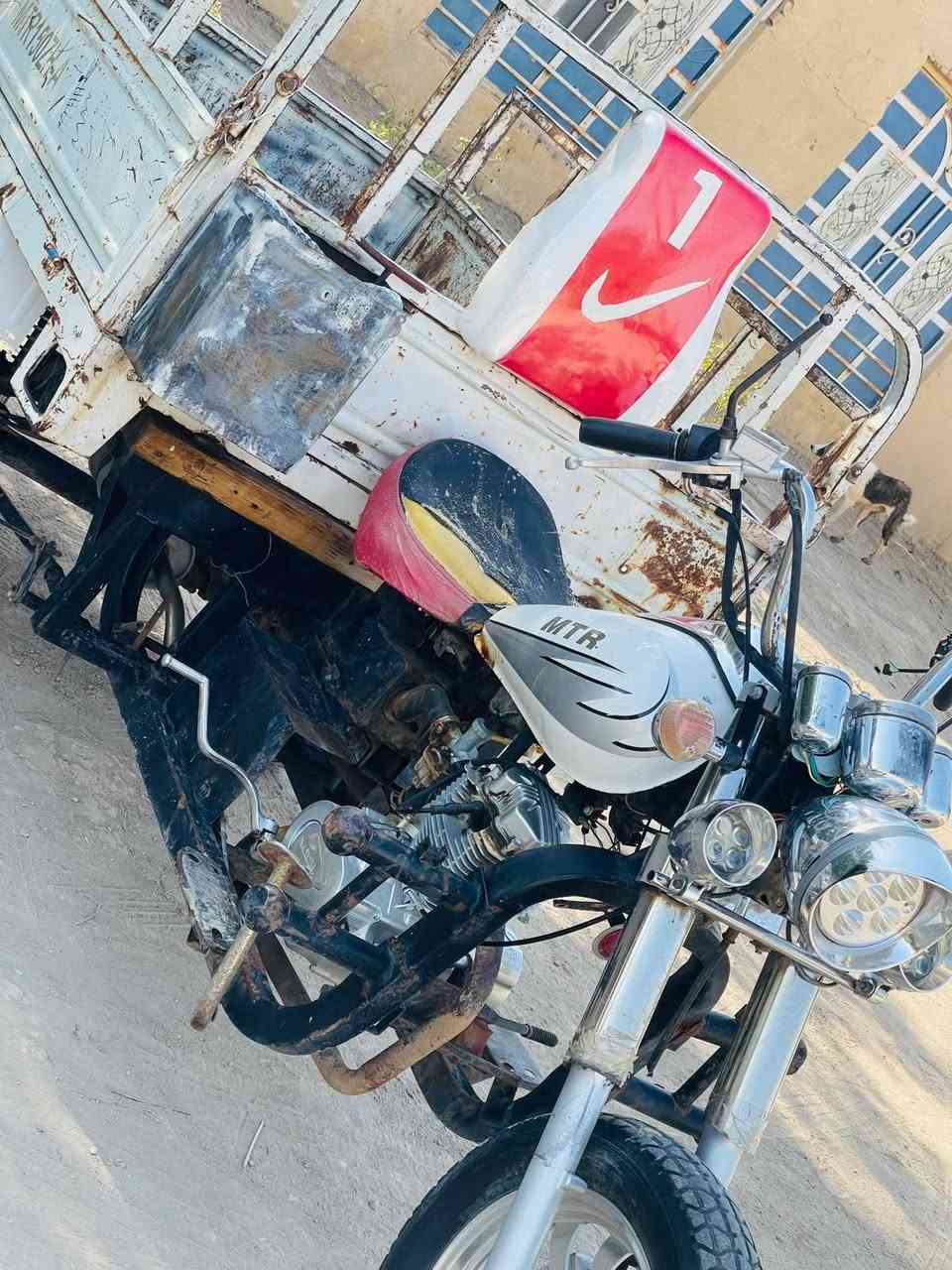 ستوته ام. تيأر موديل 8 مكينه 25 كله جديد ستوته شاصي مكفول من كلشي. مكفوله من سرقه كلك  المو شراي لا يتعبني ريده 900 وبيه مجال قليل ***********

