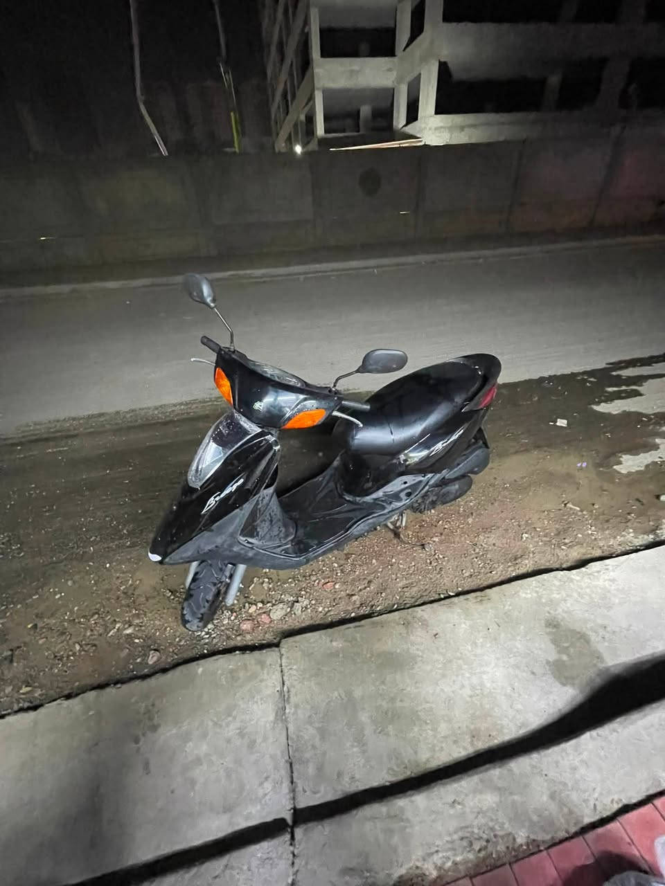 بريز.  جاهزة نكرة سلف  نقصهة بس كابريتر بي خمدة خفيفة  كهربائيات شغالة. مكاني المنصور سعرهة400قفل هاتف***********
