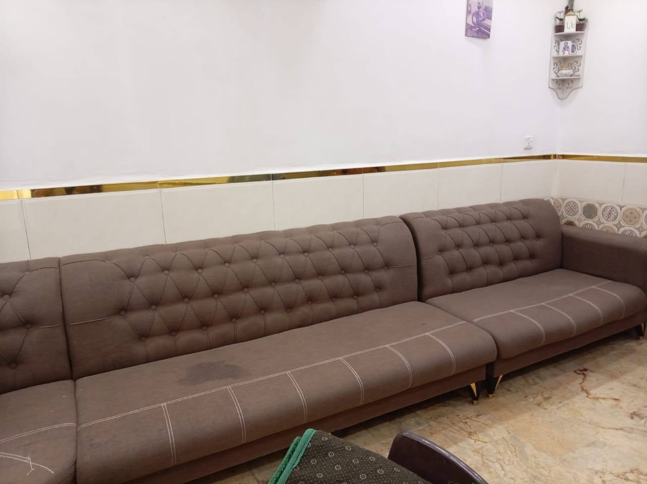 ديوان توصا نظيف جدا جبير سعره ٤٠٠ بيه مجال كدامكم صور مكان بغداد شراي اتصل ***********

