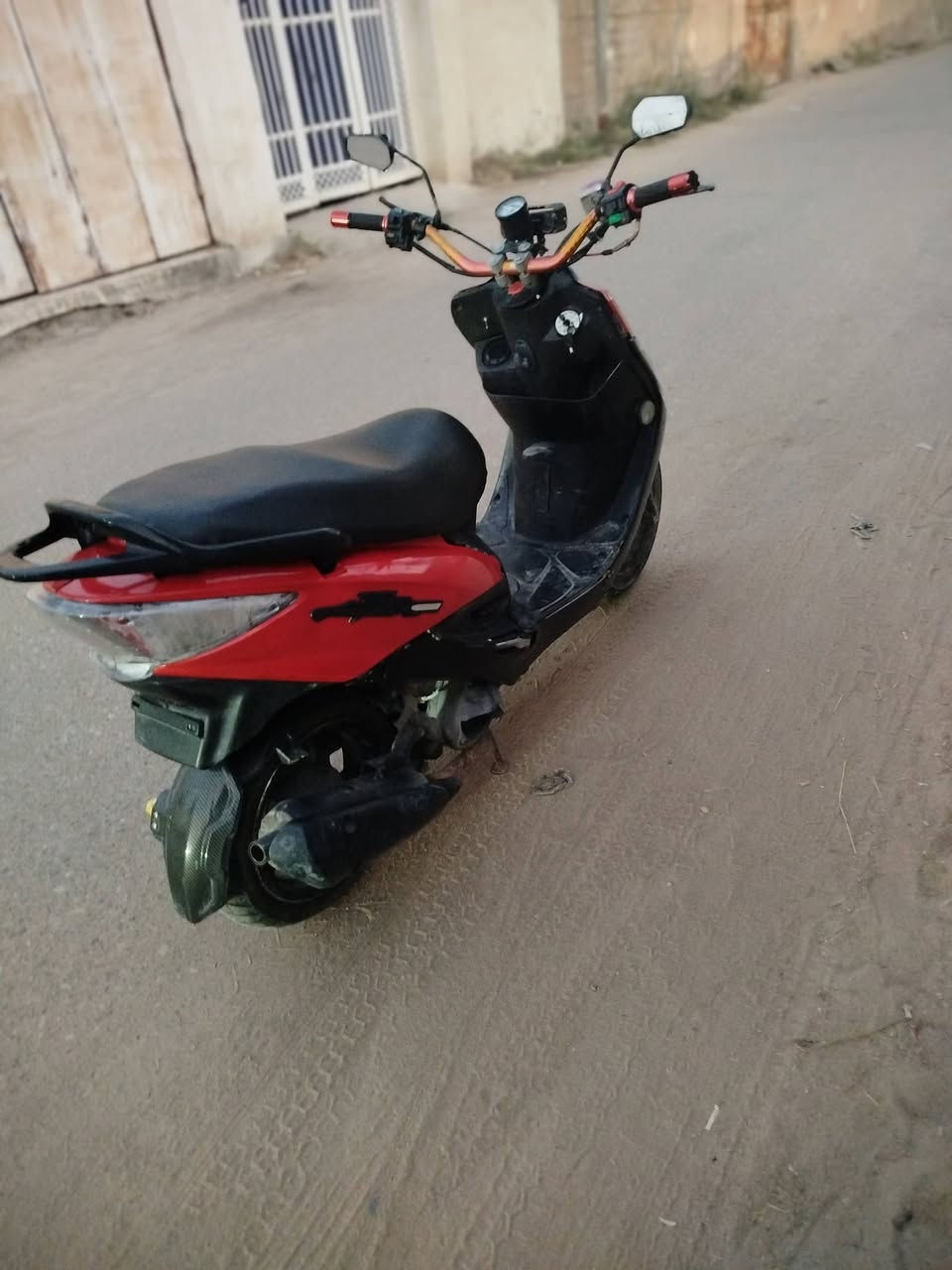 السلام عليكم يتوفر دراجه كامكو جيفو للبيع دراجه مزوده فصله عله الدكمه  المكينه سبعه وخمسين ونص جاملغ كاربون فايبر تزويد  كابريته ميه وخمسين السعر 500 وبيه مجال رقم الهاتف ***********. المكان الهوير
